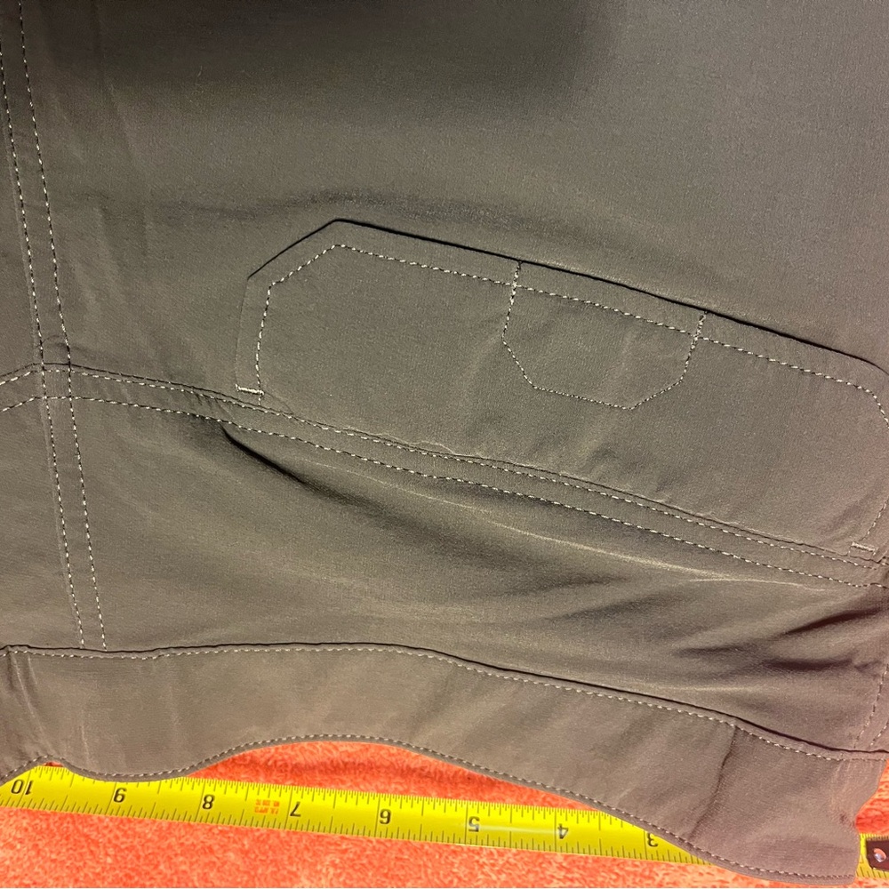 Mountain Equipment Co-op Softshell Hiking/Climbing Capris, 34-36? - Picture 9 of 10
